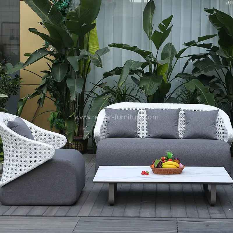 Outdoorowa aluminiowa rama biała ręcznie tkana sofa rattanu