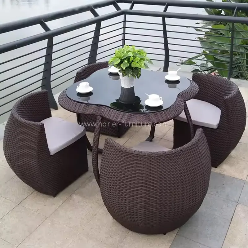 Balkon na zewnątrz rattan okrągły meble z zestawu jadalni